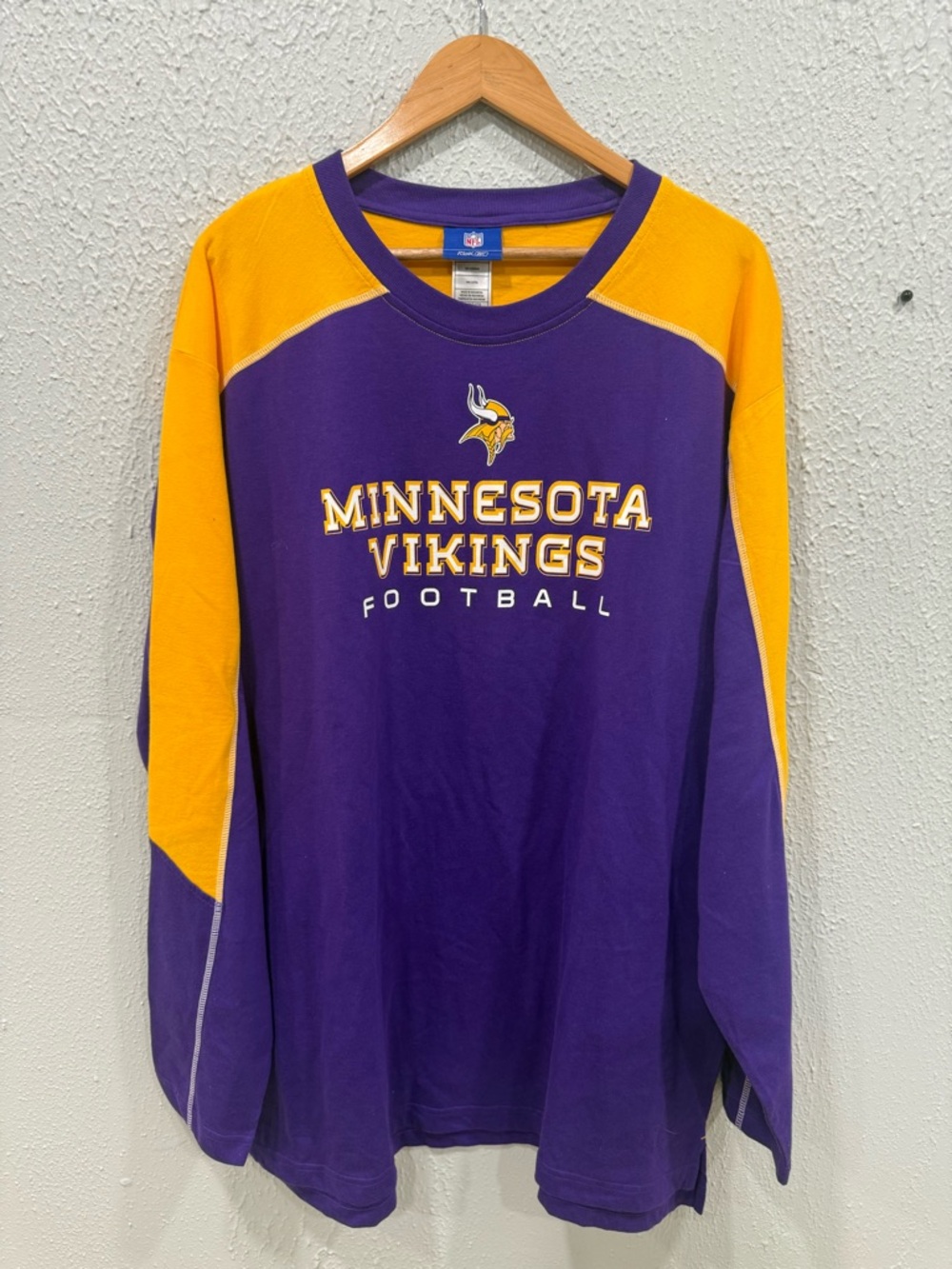 NFL Reebok Men’s Size 2XL Minnesota Vikings Purple and Gold Long Sleeve Tee